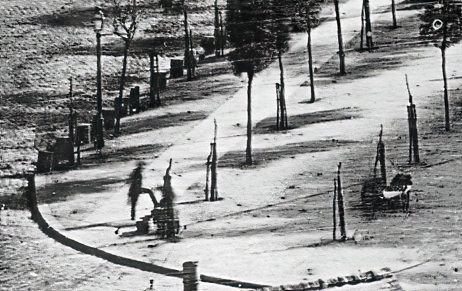 Daguerre's Boulevard du Temple detail showing the shoe-shine figures